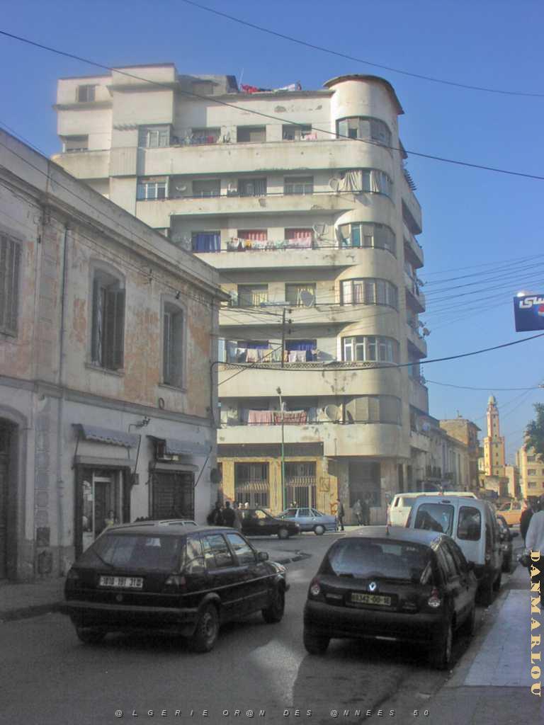 ORAN ANGLE RUE D ASSAS ET BD H GIRAUD.JPG
